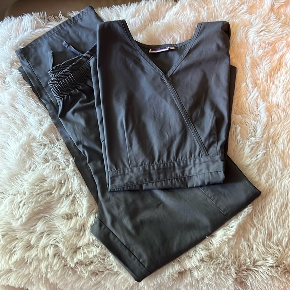 Gray scrub set size medium